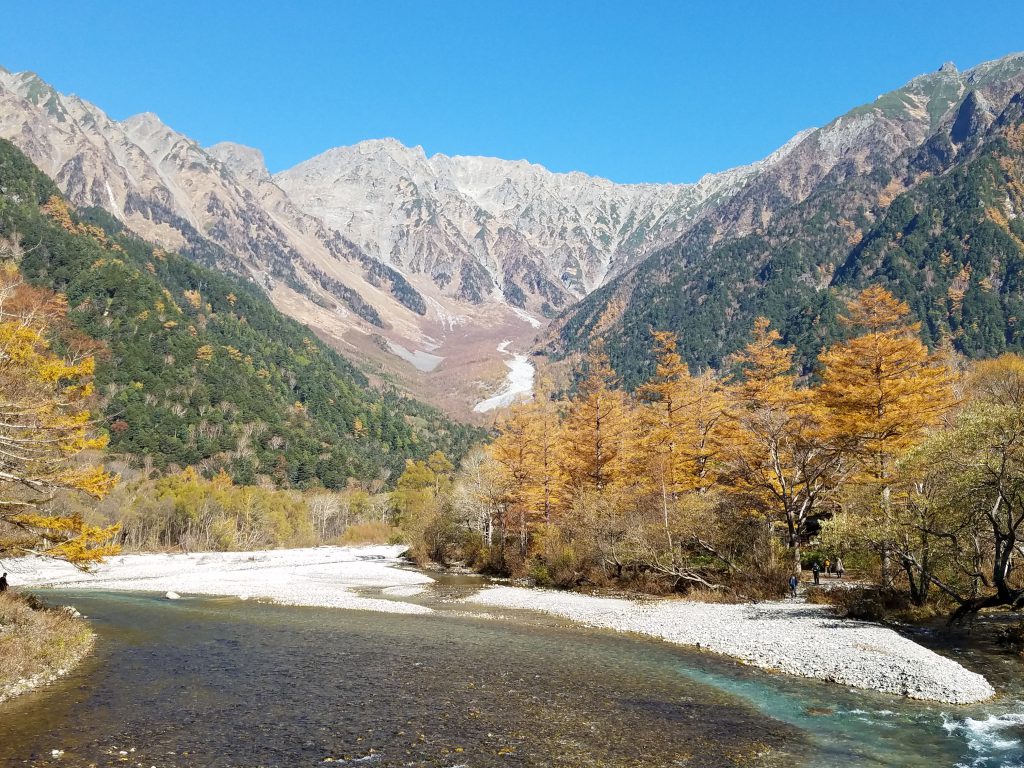 紅葉を見るなら五千尺ホテル上高地