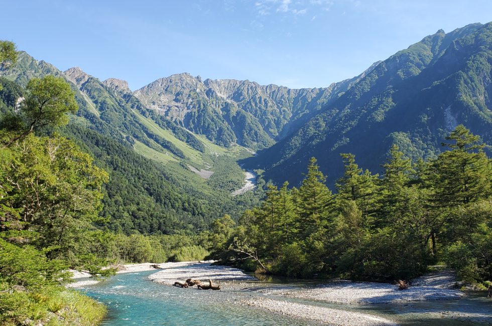 宿泊者だけが見られる朝の穂高連峰