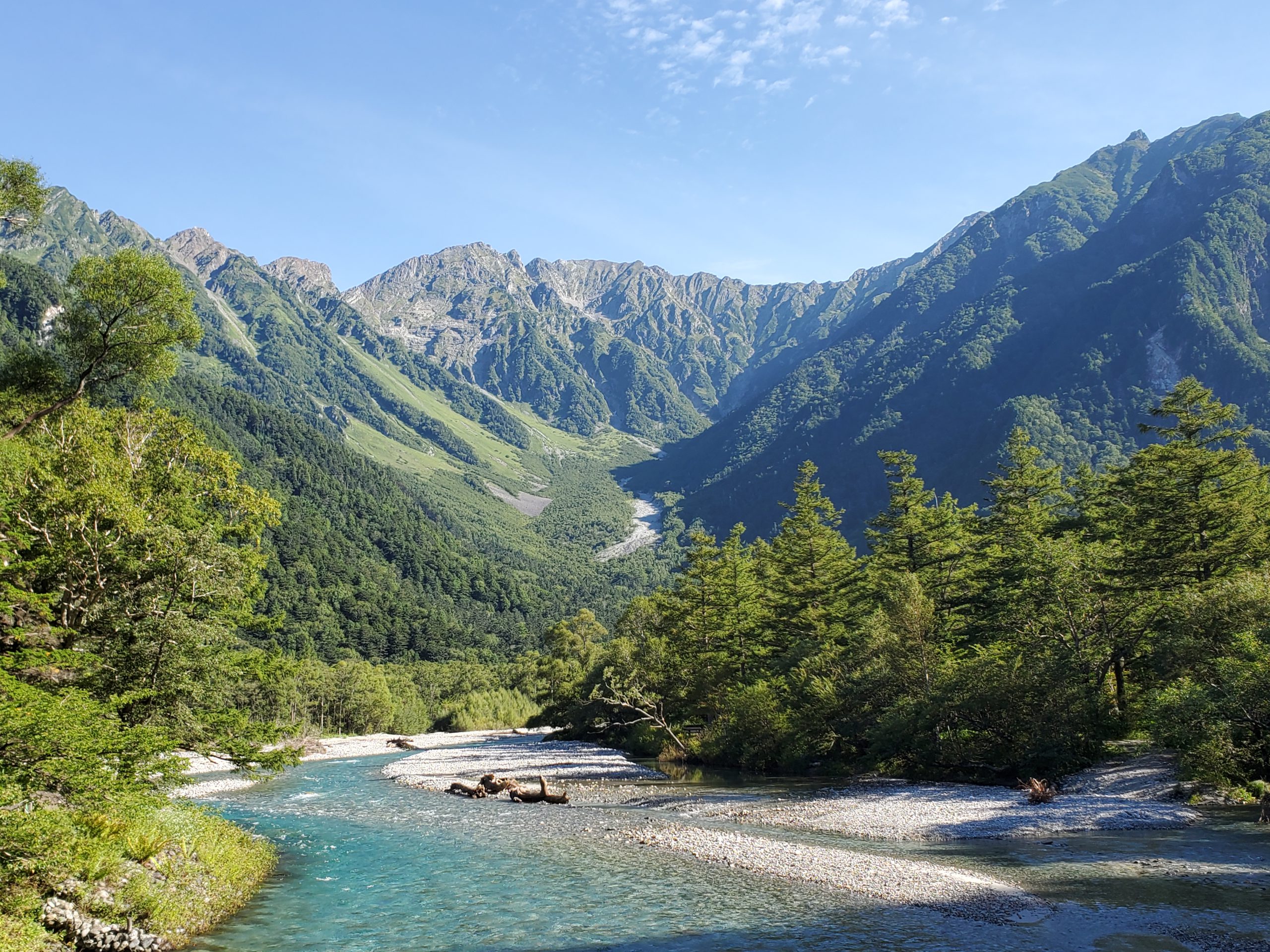 宿泊者だけが見られる朝の穂高連峰