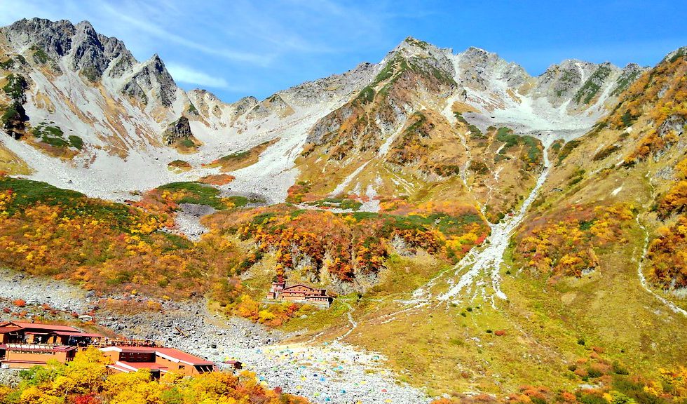 上高地：山の上は紅葉のピーク