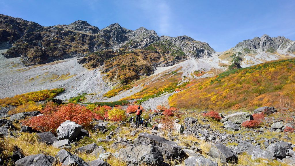 山の紅葉は今が見頃