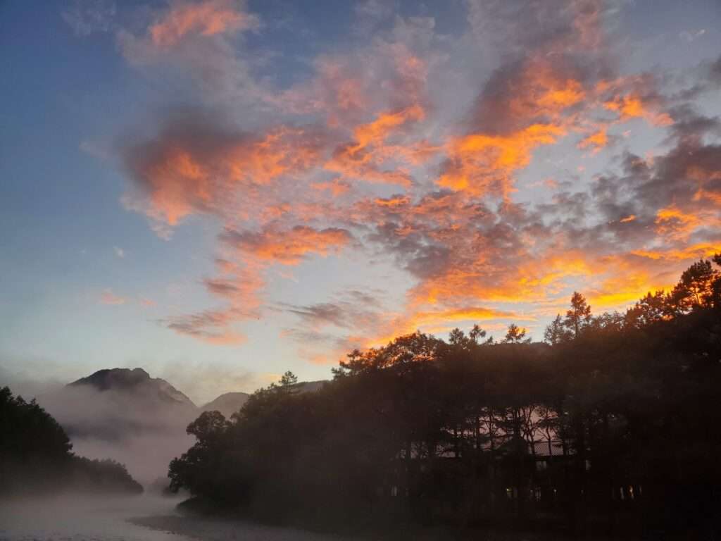 宿泊した方だけが見られる上高地の夕焼け