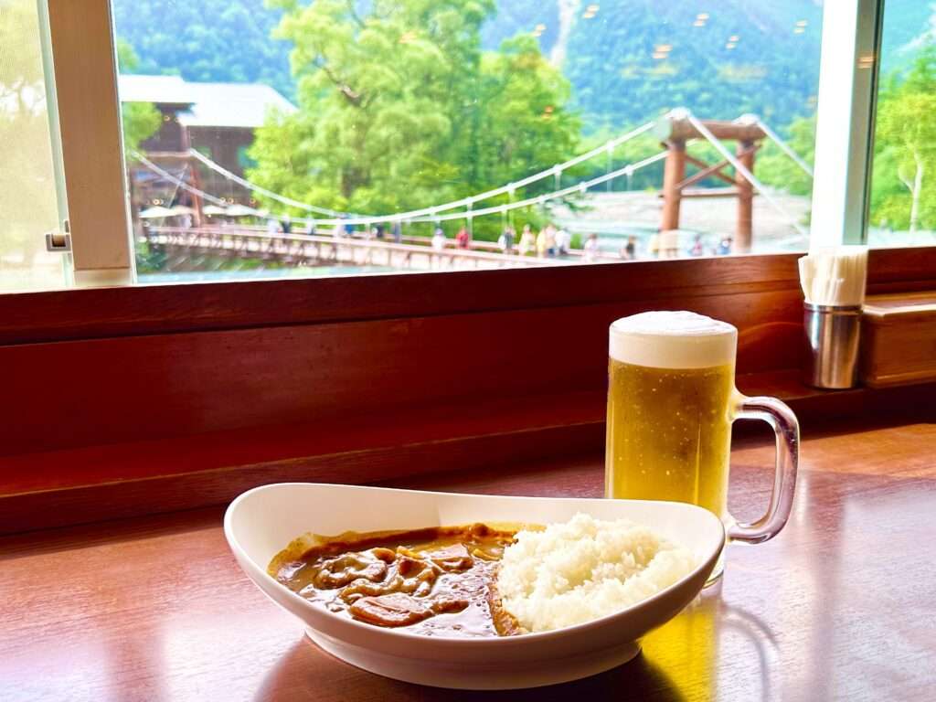 スパイシーポークカレーと生ビール