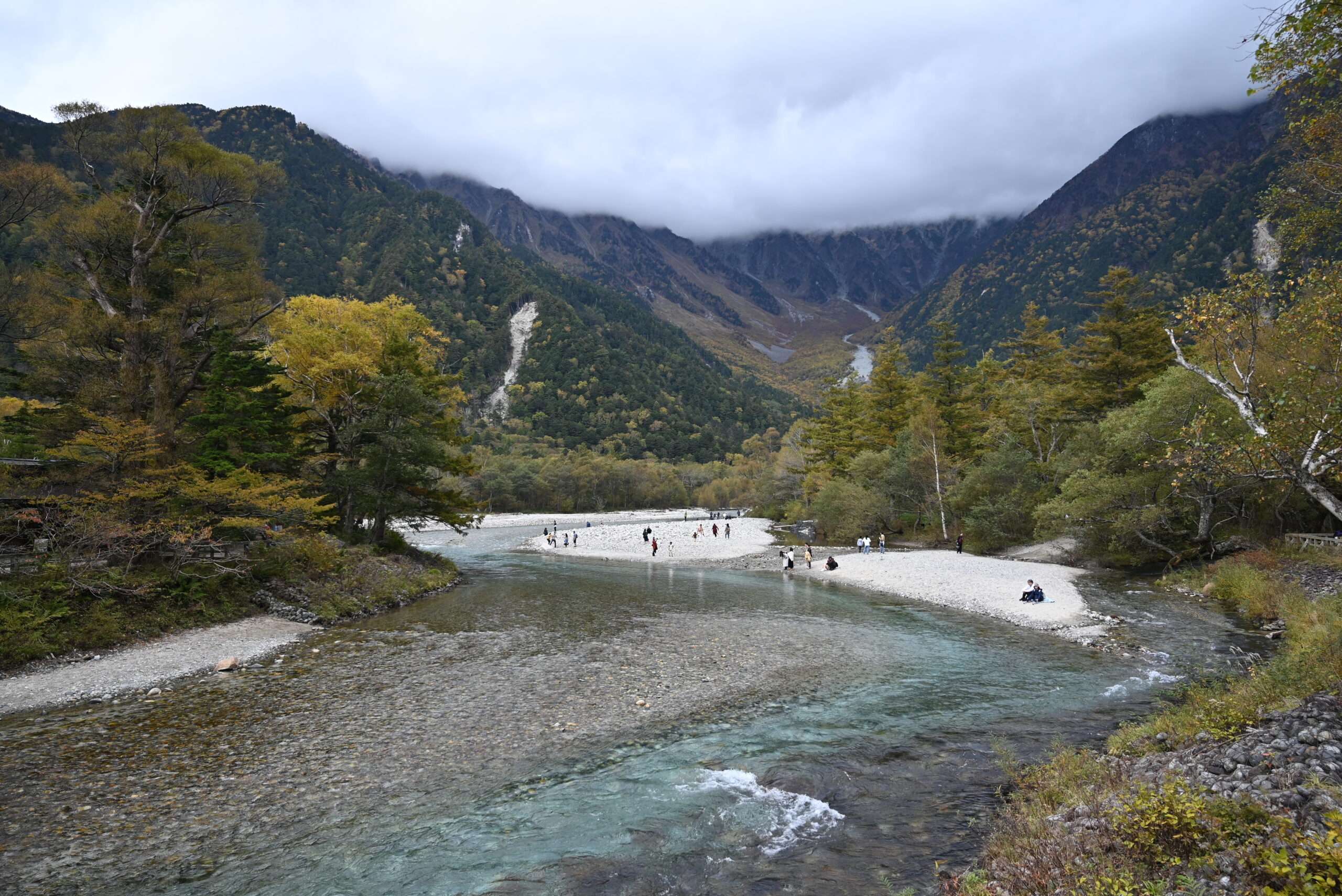 春風 河童橋　上高地 上高地紅葉情報④】河童橋周辺は間もなく見頃を迎えます！ - 五