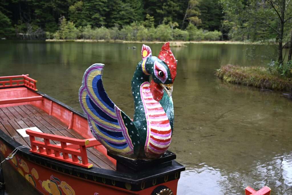 明神池穂高神社奥宮例大祭　鷁（げき）の首