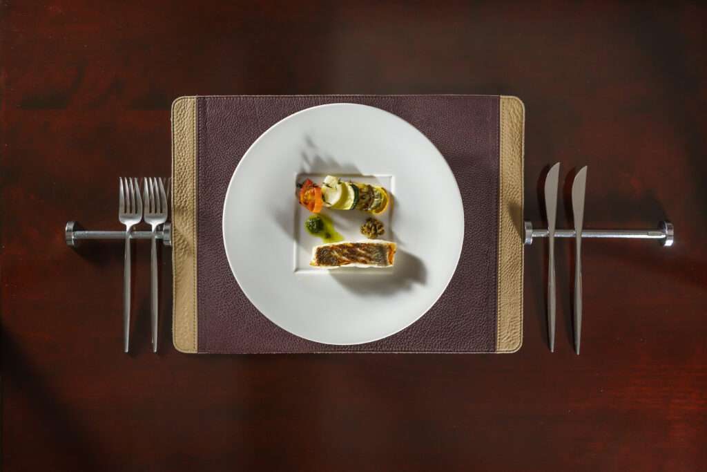 五千尺ホテル上高地夏1泊目ディナー ：ポワソン(お魚料理)　スズキのポワレ　稲核菜のタプナード