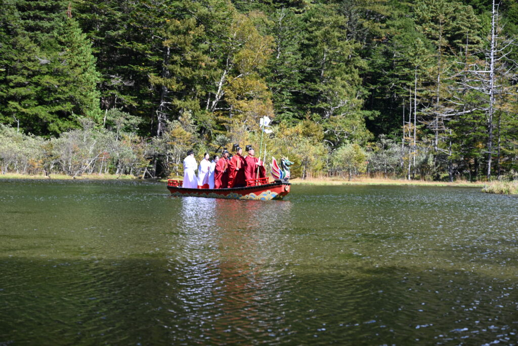 2025年10月8日(水)　穂高神社　奥宮例大祭　明神池