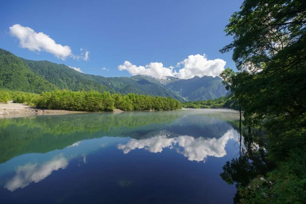 上高地　大正池の風景