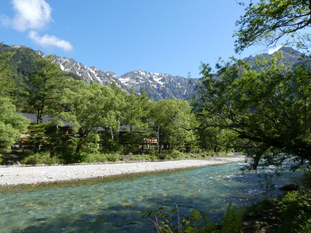 上高地・穂高連峰と梓川