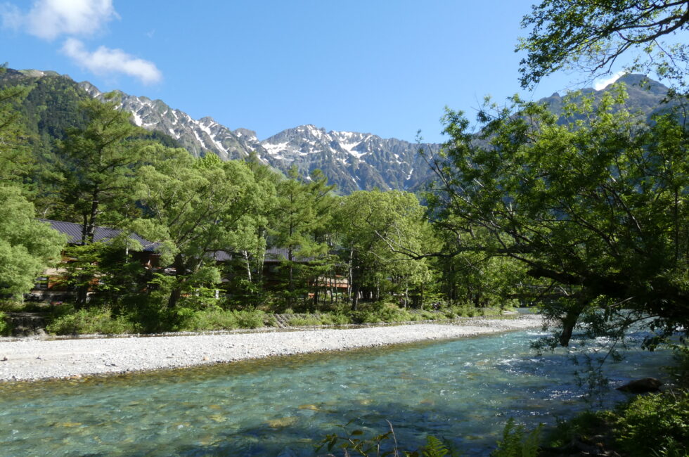上高地・穂高連峰と梓川